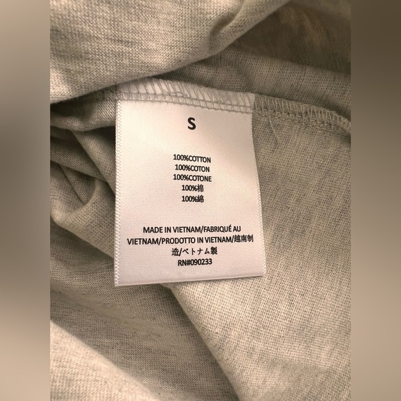 Essentials  - Light Oatmeal Short Sleeve T-Shirt Size Small- NWT - Picture 5 of 11